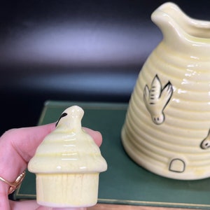 Bisque Porcelain Light Yellow Beehive Shaped Lidded Honey Pot, Syrup Jar or Creamer Raised Black Honey Bees Vintage Kitchen Serve Ware image 7