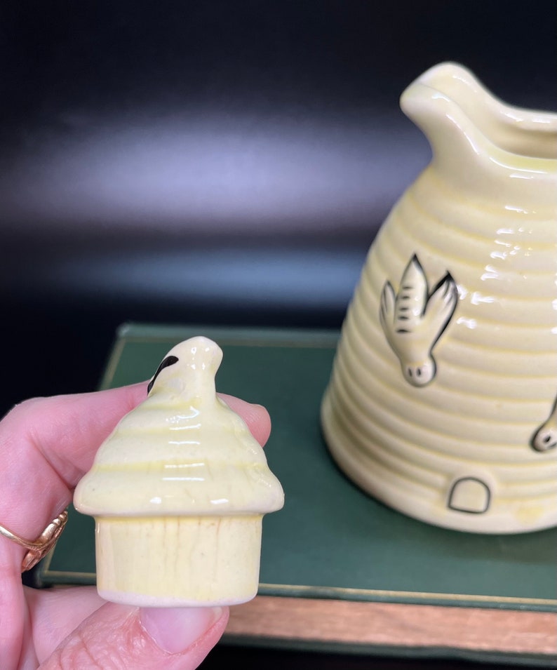 Bisque Porcelain Light Yellow Beehive Shaped Lidded Honey Pot, Syrup Jar or Creamer Raised Black Honey Bees Vintage Kitchen Serve Ware image 7