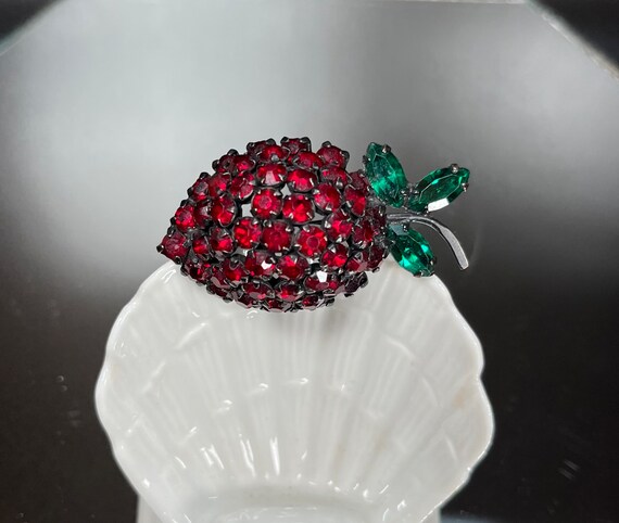 Joseph Warner Berry Strawberry Brooch Red Green R… - image 3