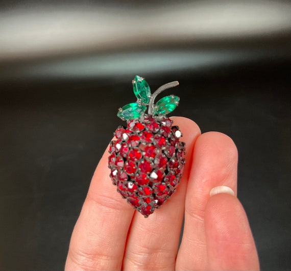 Joseph Warner Berry Strawberry Brooch Red Green R… - image 4