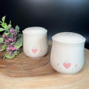 Corning Corelle Forever Yours Ceramic Salt & Pepper Shakers Pink Hearts and Florals Plastic Stoppers 2 Pc Set Vintage Kitchen Accessories
