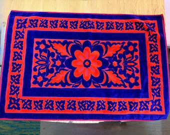 Vintage 1970s Mod Fieldcrest Purple & Orange Florals Cotton Bath Mat Red Edges
