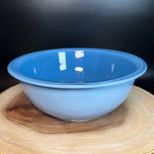 Vintage Pyrex Moody Blue Mixing Bowl: 1.5 Liter, 1980s Kitchen Serveware