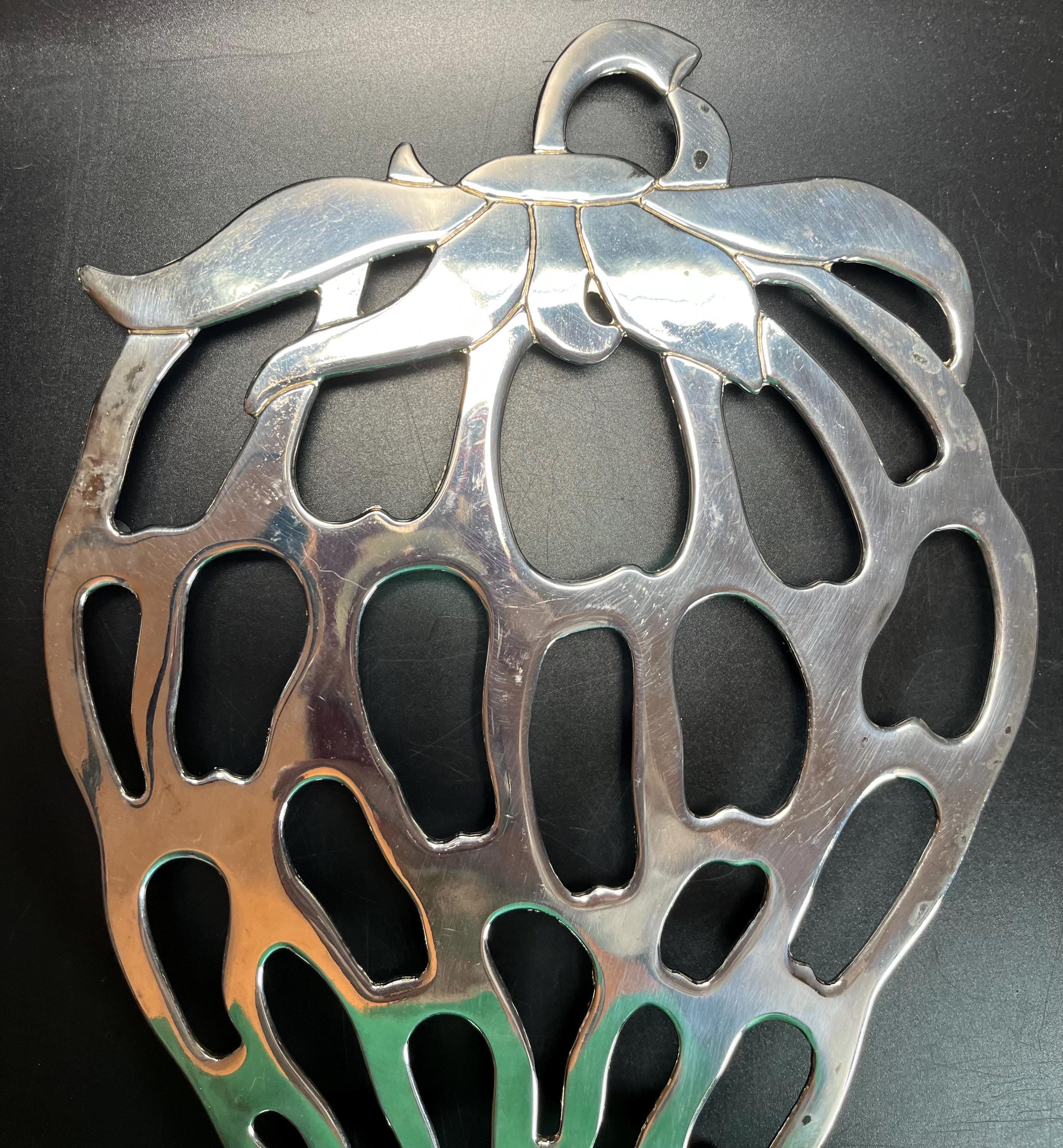 Dessous De Table En Métal Argenté Leonard – Pièce De Décoration Vintage