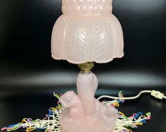 1940's LE Smith Frosted Pink Glass Squirrel Table Lamp Bulb Clip Pink Glass Shade Childs Lamp Cottage Farmhouse Wildlife Squirrel Lover Gift