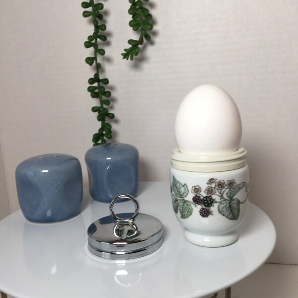 Vintage Royal Worcester England - Lavinia Berries Pattern - Large Egg Coddler - Bohemian - Cottage - English Breakfast - 1979s