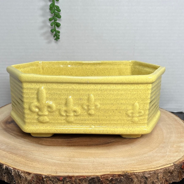 Mid Century Rectangle Yellow Pottery Planter Raised Fleur de Lis Speckled Glazed Dry Wedge Feet BoHo Farmhouse Cottage Vintage Decor