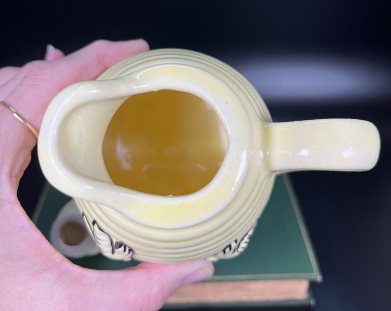Bisque Porcelain Light Yellow Beehive Shaped Lidded Honey Pot, Syrup Jar or Creamer Raised Black Honey Bees Vintage Kitchen Serve Ware image 6