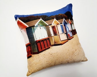 Beach hut cushion | Beach scene | Beach cushions | Beach huts | Home gifts | Home decor | Sofa accessories | Living room | Summerhouse