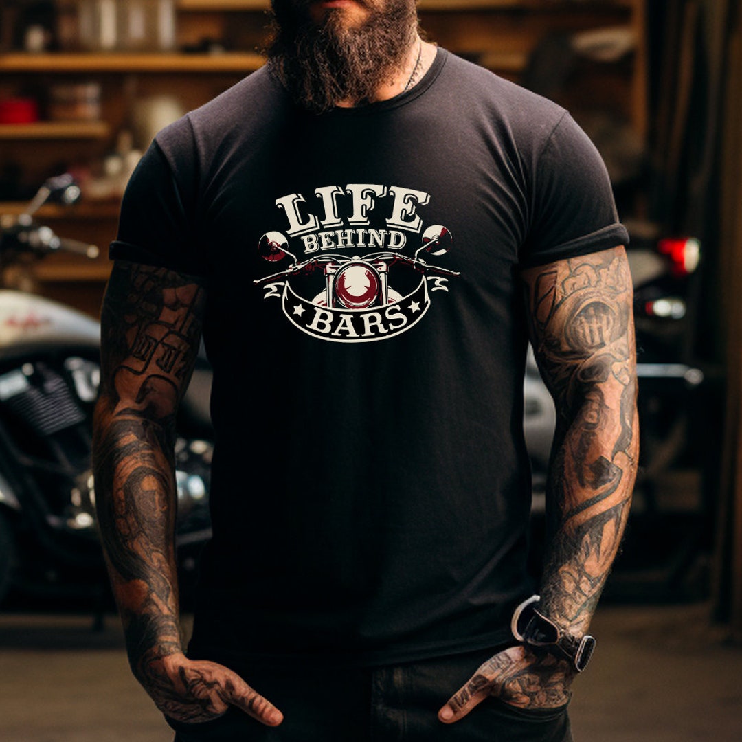 Detrás De Cada Motociclista Loco Hay Una Dama Aún Más Loca. Resulta Que Soy Su Diseno Vectorial Camiseta 64816654