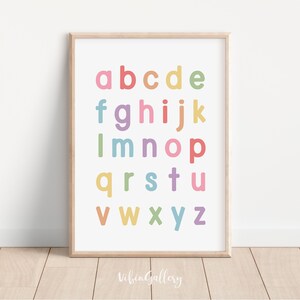 Kleinbuchstaben Alphabet Poster | Pastell Wandkunst | Regenbogen Alphabet Poster | ABC Druck | Kinderzimmer Dekor | Kinderzimmer Dekor | Klassenzimmer Dekor |