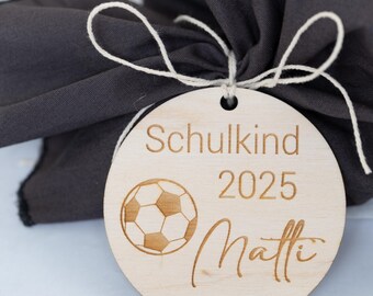 Schultüte Anhänger, Holzanhänger Schultüte, Schultüteninhalt Ideen, Geschenk für das Schulkind, Abschiedsgeschenk Schulkind