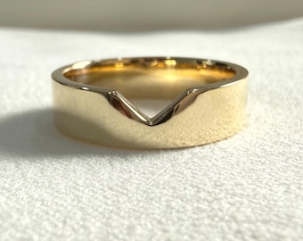 6MM Solid 14K Gold Wedding Band Plain Simple Gold V-Shaped Wedding Band for Men and Women Stacking Matching Couple Anniversary Ring Gift