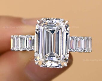 Emerald Cut Engagement Ring, Stunning Emerald Halo Moissanite Ring, Wedding & Anniversary Gift for Her in 14K Solid Gold