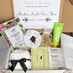 Mothers day gift for mom Mothers day gift for grandma Mothers Day spa gift box Mothers Day gift from daughter Bonus mom gift for stepmom