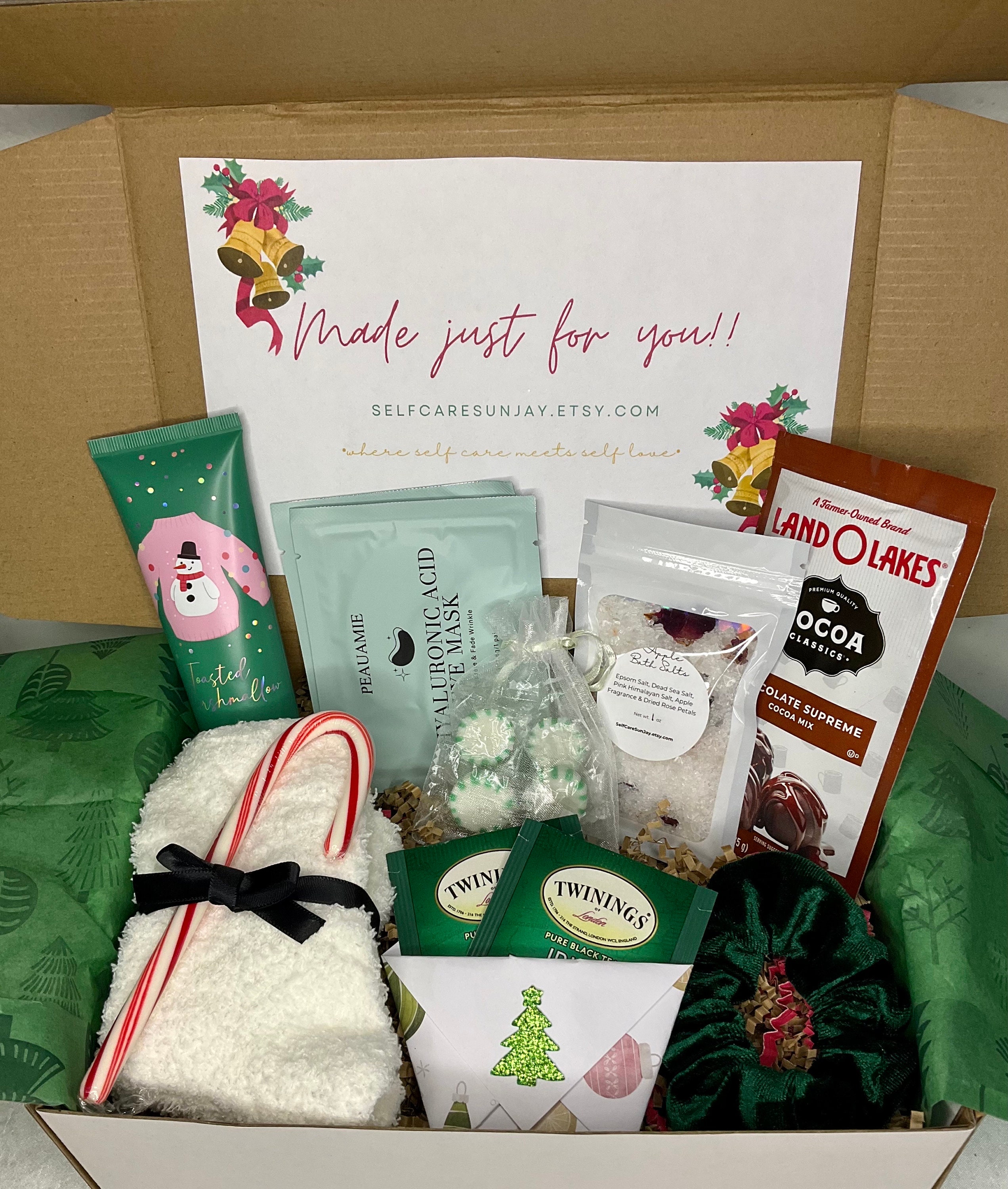 Green Christmas Gift Box, Teen Holiday Gift Box, Tween Self Care Box, Gift  for Women, Christmas Gift Idea, Secret Santa, Warm and Cozy Gift - Etsy, image size:2544x3000