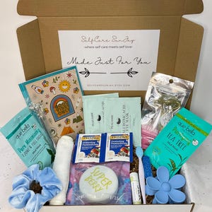 Preppy Teen Girl Gift Teenage Girl Pamper Box Preteen Gift Box Birthday Gift for Tween Girl Spa Box for Girl Self Care Box for Teen Girl