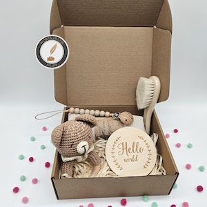 Personalisierte Geschenkbox Set | Baby Geburt | Rassel Schnullerkette Decke Bürste Namensschild | mit Verpackung | verschiedene Tiere | Bär