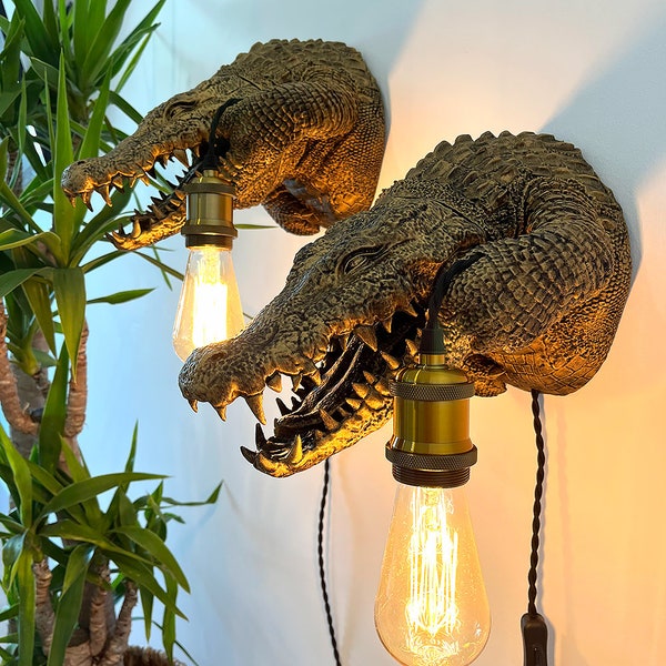 Alligator Wall Light, Crocodile Wall Decor, Exotic Aminal Decoration, One Of a Kind Wall Light, Unique Lamp, Alligator Design. 3D printed.