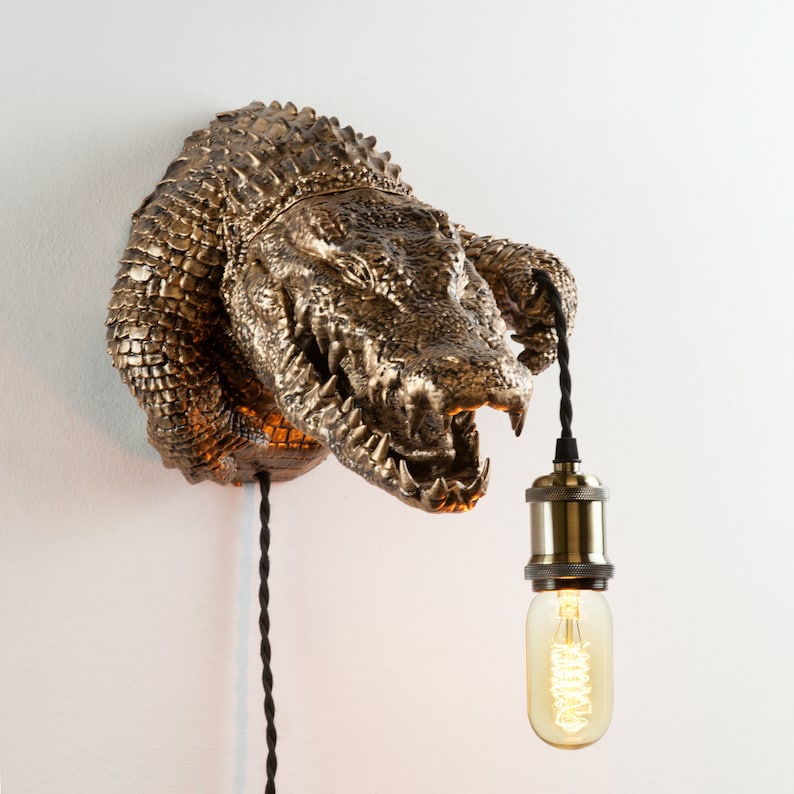 Alligator Wall Light, Crocodile Wall Decor, Exotic Aminal Decoration, One Of a Kind Wall Light, Unique Lamp, Alligator Design. 3D printed.