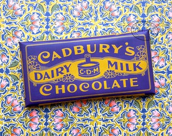 Embalagem ou caixa de chocolate Cadbury Dairy Milk da Primeira Guerra Mundial, 1915 - Reprodução de embalagem de chocolate da Grande Guerra.
