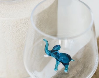 Drinking Glass with Blue Elephant Figurine, Stemless Wine Glasses , Elephant Décor, Animal Gifts, Drinkware Gifts, Safari Animals, Glasses