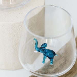 Drinking Glass with Blue Elephant Figurine, Stemless Wine Glasses , Elephant Décor, Animal Gifts, Drinkware Gifts, Safari Animals, Glasses