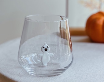 Drinking Glass with Handmade Ghost Figure, Happy Halloween, Friendly Ghost, Ghost, Halloween, Spooky Season, Halloween, Fall Table Décor
