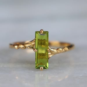 Naturinspirerad peridotbladsring, 18K guldpläterad sterlingsilver, vigselring
