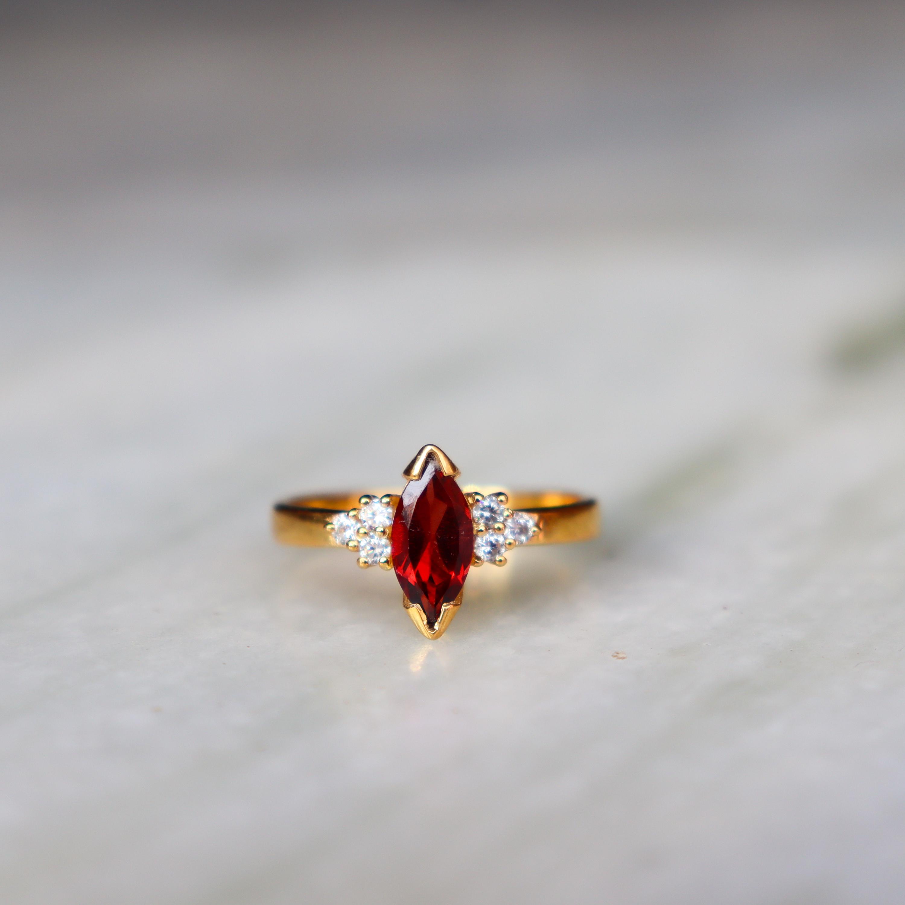 Bague Ancienne En Argent 800 Doré Vermeil - Sertie De Grenats, Taille 47, Occasion (vernis Usé)