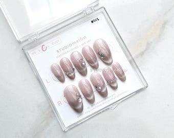 Handmade Medium Almond Press-On Nails | Beige Silver Gemstone Design