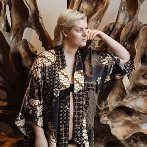 Plus size Dressing Gown, Black Silk blend Kimonos for curvy women, Long Satin Robe, Christmas gift for wife girlfriend mom sister