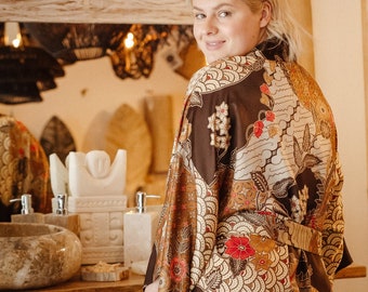 Abito kimono Bali fatto a mano plus size con batik, kimono in misto seta per donne curvy, regalo postpartum per moglie fidanzata sorella