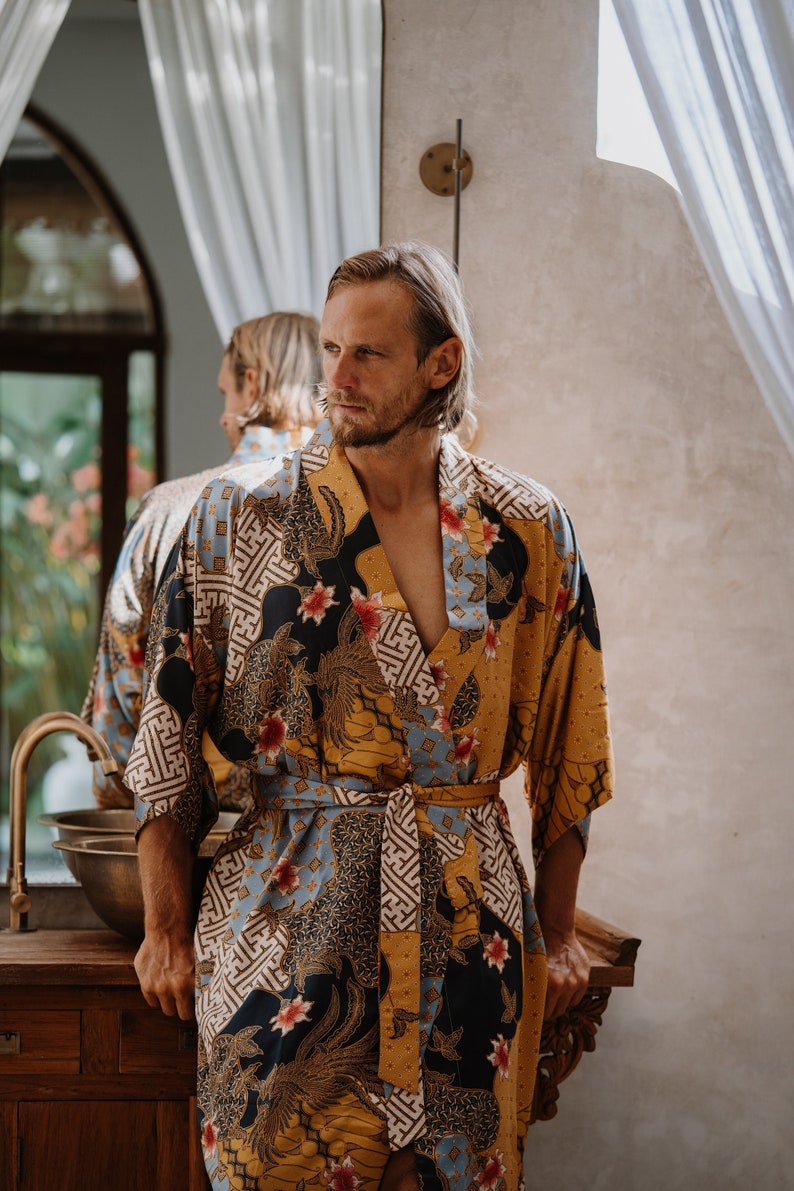 Abito kimono da uomo in seta, vestaglia Boheme per uomo, accappatoio di raso lungo di lusso, regalo di compleanno per marito, fidanzato, regalo per i giorni del padre immagine 1