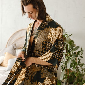 Black and gold mens silk kimono robe, Boheme silk dressing gown for man, Luxury long satin bathrobe, Birthday present for husband, boyfriend image 6