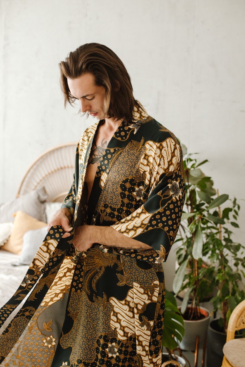 Black and gold mens silk kimono robe, Boheme silk dressing gown for man, Luxury long satin bathrobe, Birthday present for husband, boyfriend image 6