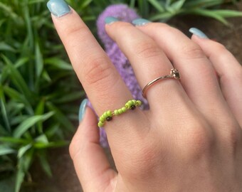 green frog beaded ring