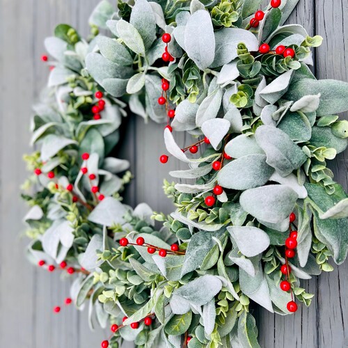 Skrantun 20 Inch Artificial Christmas Wreath With Lambs Ear Leaves, Artificial Snow And Red Berries, Pine Needles For Home Wall Window