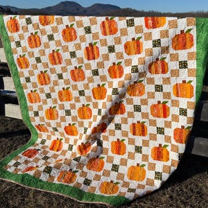 Cozy Autumn Pumpkin Patch Quilt 98&quot;x76&quot;