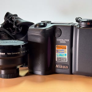 Nikon Coolpix 995 - Great Condition *Fully Tested*