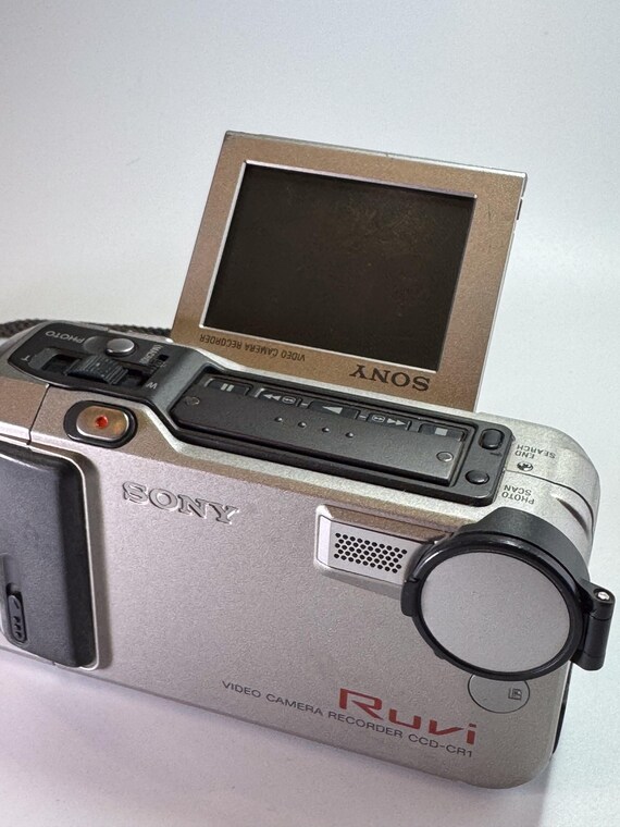 Sony Ruvi CCD-CR1 Camcorder (RARE) - Good Condition *function