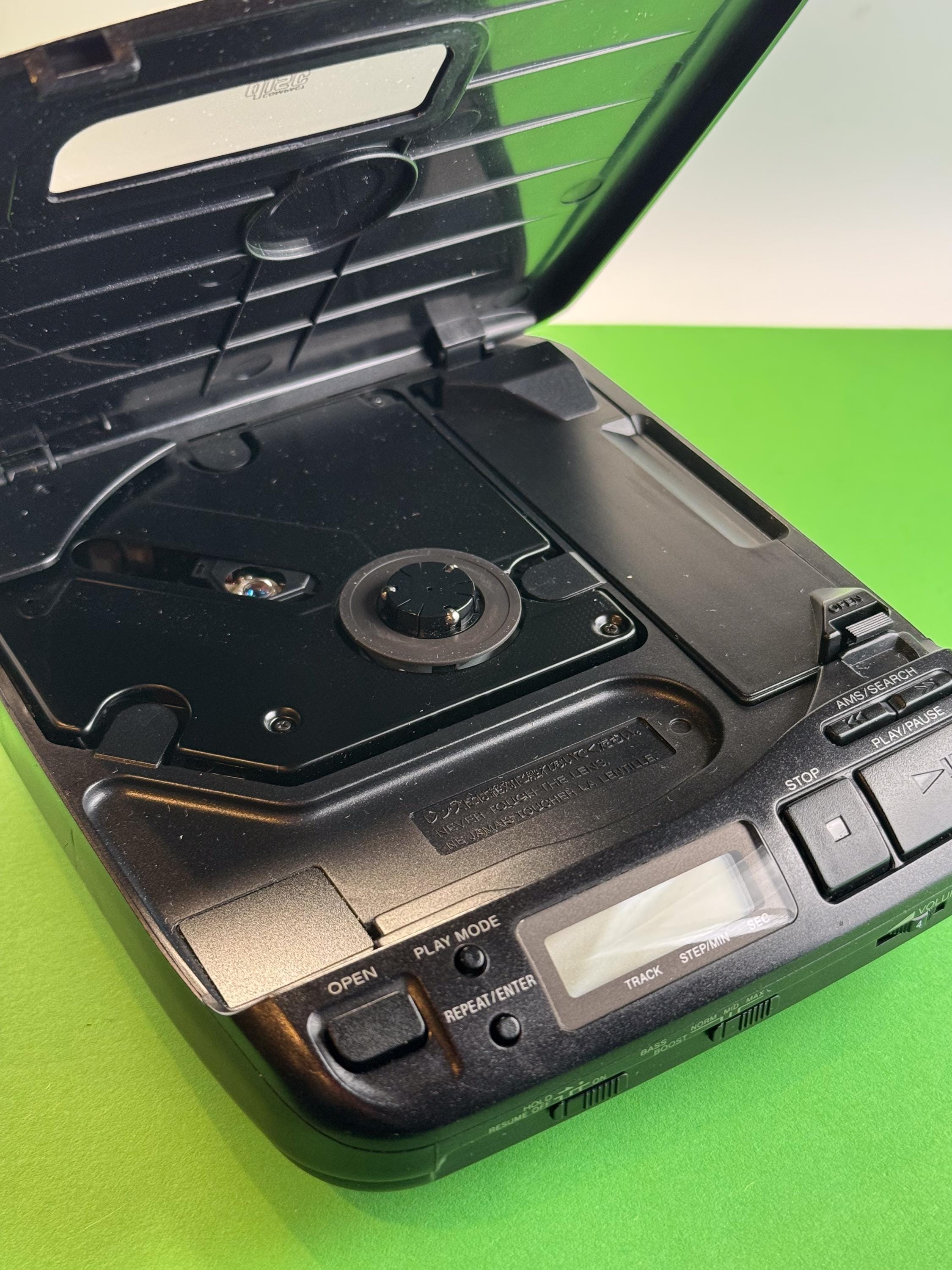 Sony Vintage Discman D-34 – Portable CD Player With Hifi 