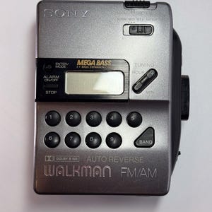 Sony Walkman WM-FX43 with headphones - Great Condition *Fully Tested*