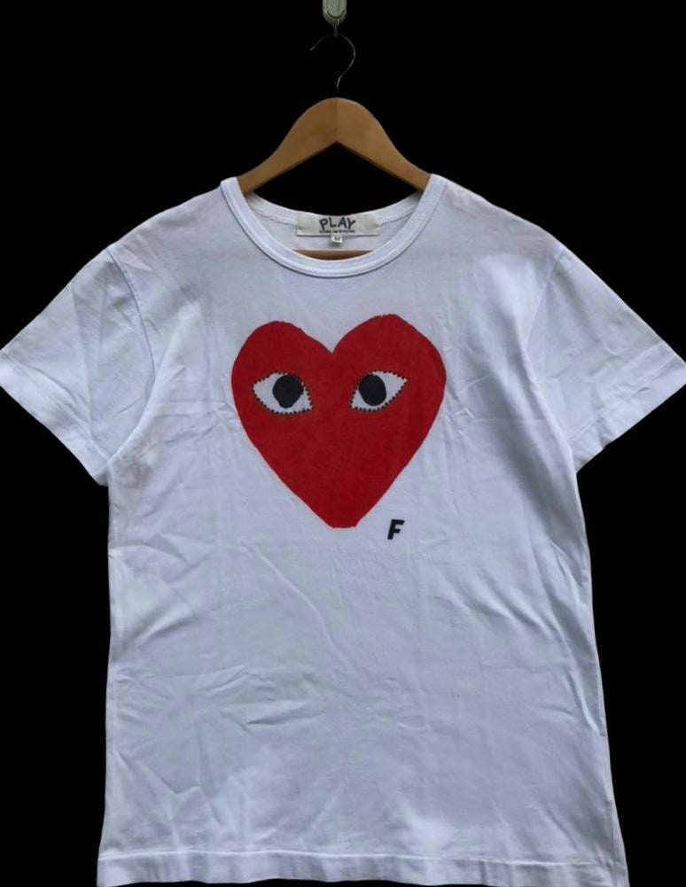 Comme Des Garcons Play Heart Love Logo Made in Japan Size M Comme Des Garcons Play Heart Love Logo Made in Japan Size M