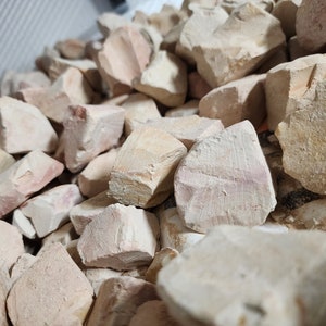 Edible clay/ Kalaba / marble chalk /calabash chalk / Calaba / Calabar / Nzu /Pot...( 4 oz)