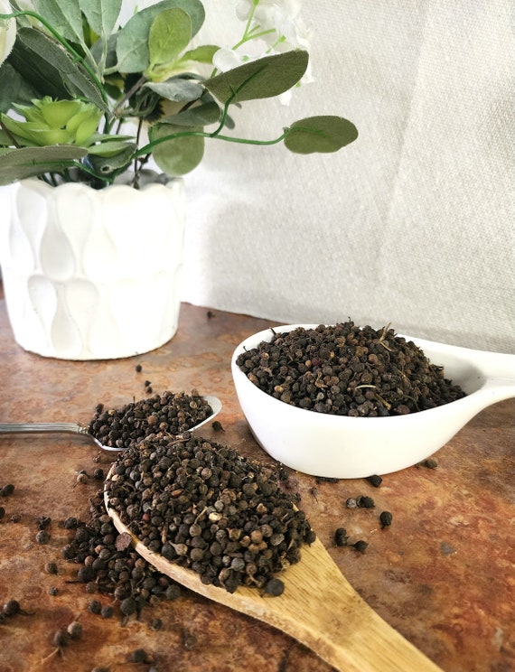 spice BLACK wild PEPPER from CAMEROON Black wild organic Pepper High quality spice. ( 4 oz )
