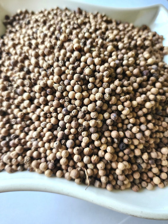 White  Pepper / White peppercorns / organic Peppercorns / African spices & seasonings ( Cameroon). 4oz