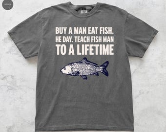 Koop een man eet vis T-shirt, grappig retro grafisch comfort kleuren T-shirt, shirt vissen grap, Y2K jaren 90 meme T-shirt, ironisch cadeau voor Fisher