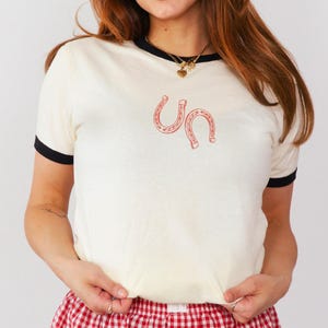 Double Horseshoe Ringer T Shirt, Western Cowgirl Retro Graphic Shirt Trendy Rodeo 90s Y2K Vintage Country Western 4th July Women&#39;s Gift Tee