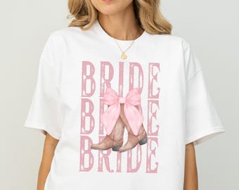 Western Braut T Shirt, Coquette Cowgirl Braut T-Shirt, Cowboy Boots Braut T Shirt, Western Hochzeit Tee, Geschenk für Braut, Junggesellinnenabschied Geschenk